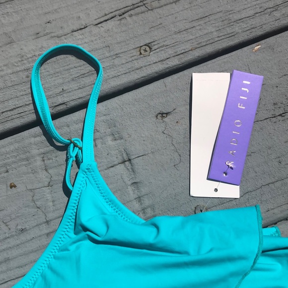 Radio Fiji Bikini - Picture 2 of 6